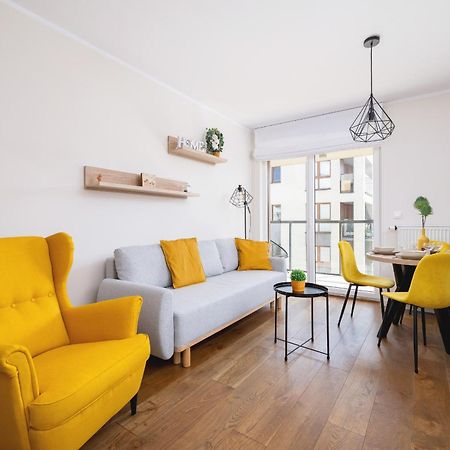 Przytulny Apartament Na Wroclawskiej Z Parkingiem W Krakowie By Noclegi Renters Kültér fotó