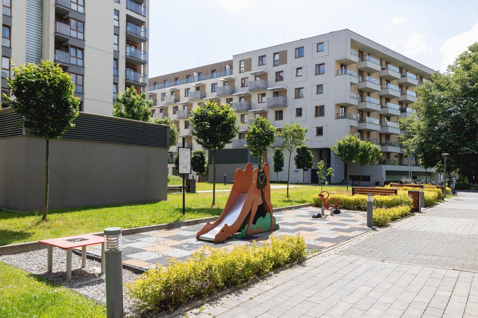 Przytulny Apartament Na Wroclawskiej Z Parkingiem W Krakowie By Noclegi Renters Kültér fotó